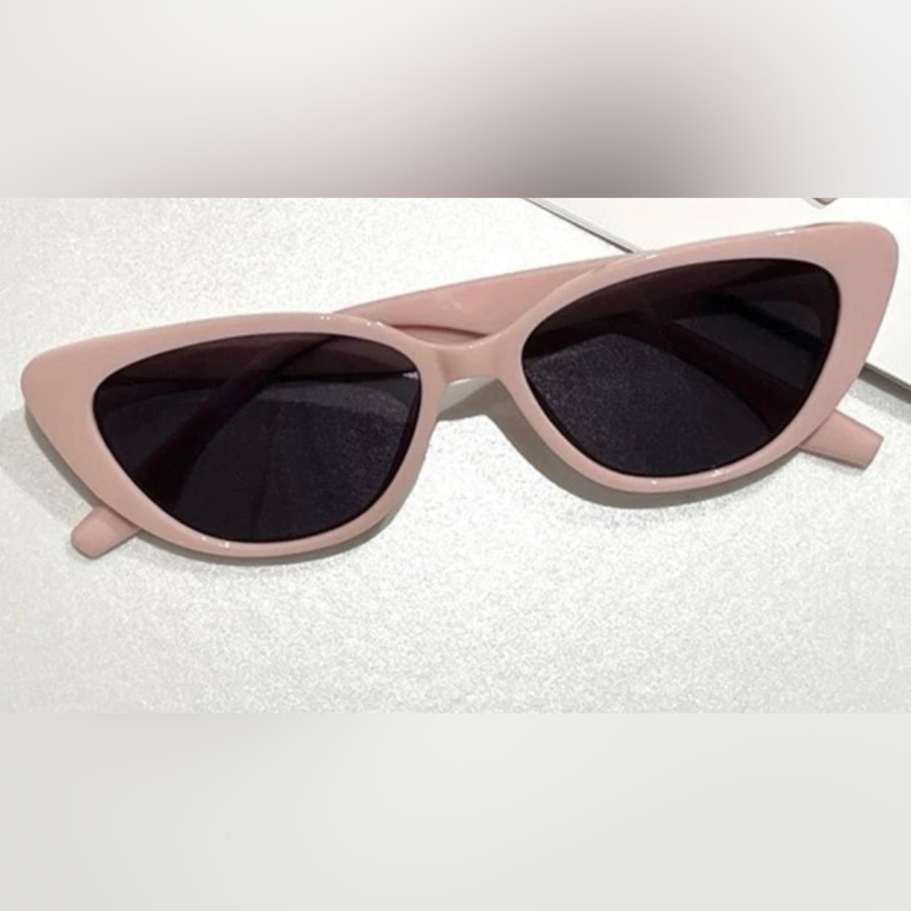 Light pink cat eye sunglasses (brand new, no brand)